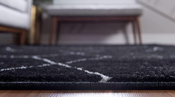 Unique Loom Trellis Frieze Collection Area Rug - Geometric (8' Round, Black/ Ivory)