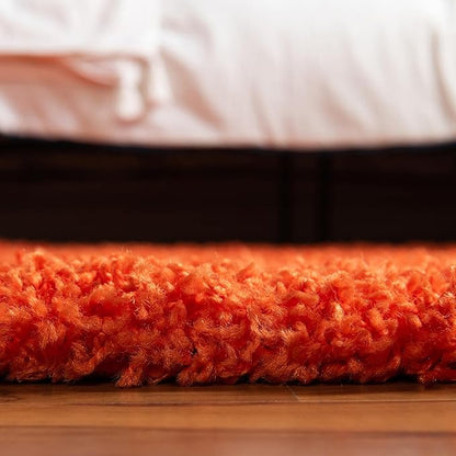 Unique Loom Solid Shag Collection Area Rug (4' 1" Round, Tiger Orange)