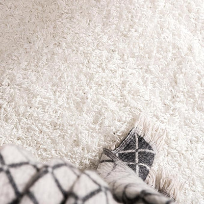 Unique Loom Solid Shag Collection Area Rug (4' 1" Round, Snow White)