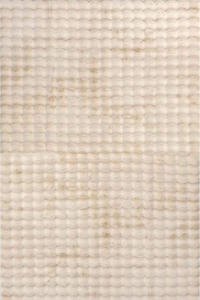 nuLOOM Jeni Solid Faux Rabbit Machine Washable Area Rug, Oval 5' x 7'6", Beige