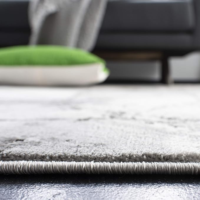 SAFAVIEH Craft Collection Area Rug - 6'7" Square, Grey & Silver, Modern Abstract Design, Non-Shedding & Easy Care, Ideal for High Traffic Areas in Living Room, Bedroom (CFT877G)
