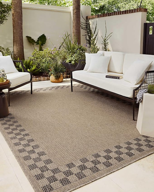 Loloi Chris Loves Julia Providence Collection PRC-01 Natural/Charcoal 7'-6" x 7'-6", .12" Pile Height, Indoor/Outdoor Round Area Rug