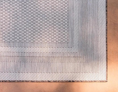 Unique Loom Outdoor Border Collection Area Rug - Soft Border (8' x 11' 4" Rectangle, Brown/ Ivory)