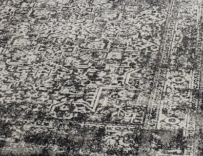 SAFAVIEH Evoke Collection 4' x 6' Black / Grey EVK256R Oriental Distressed Non-Shedding Living Room Bedroom Accent Rug