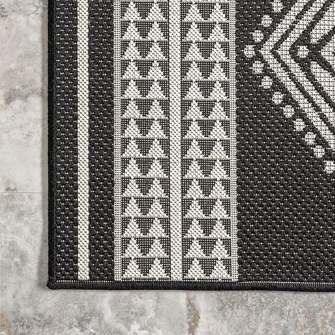 nuLOOM 5' x 8' Outdoor Tribal Geometric Area Rug, Stain Resistant, Weather Resistant, High Traffic, Patio, Balcony, Outside, Ranya Black