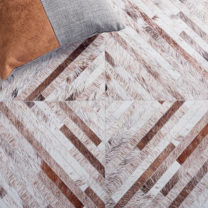 SAFAVIEH Washable Rug Faux Hide Collection - 4' x 6', Beige & Brown, Slip Resistant, Western Rustic Decor, Printed Pattern, Ideal for Living Room, Bedroom, Home Office, Dining Space (FAH526A)