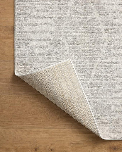Loloi Kamala Collection KAM-02 Ivory/Silver 6'-7" x 9'-6" Area Rug